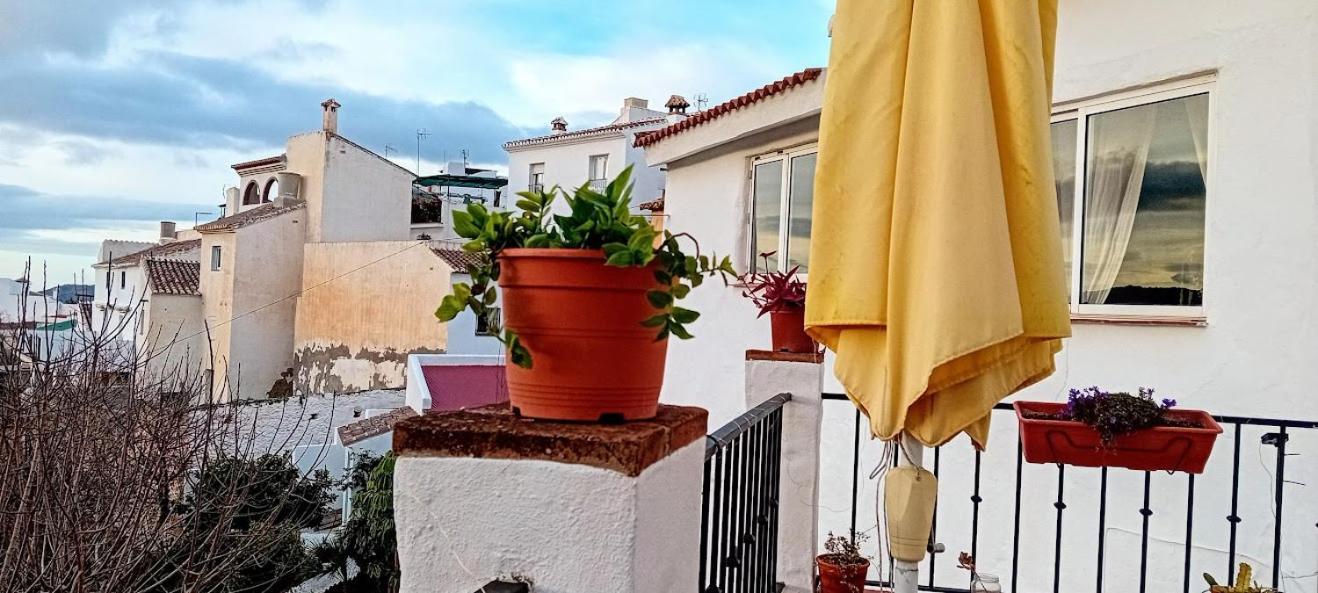 Posada Puente Romano Sedella Kültér fotó